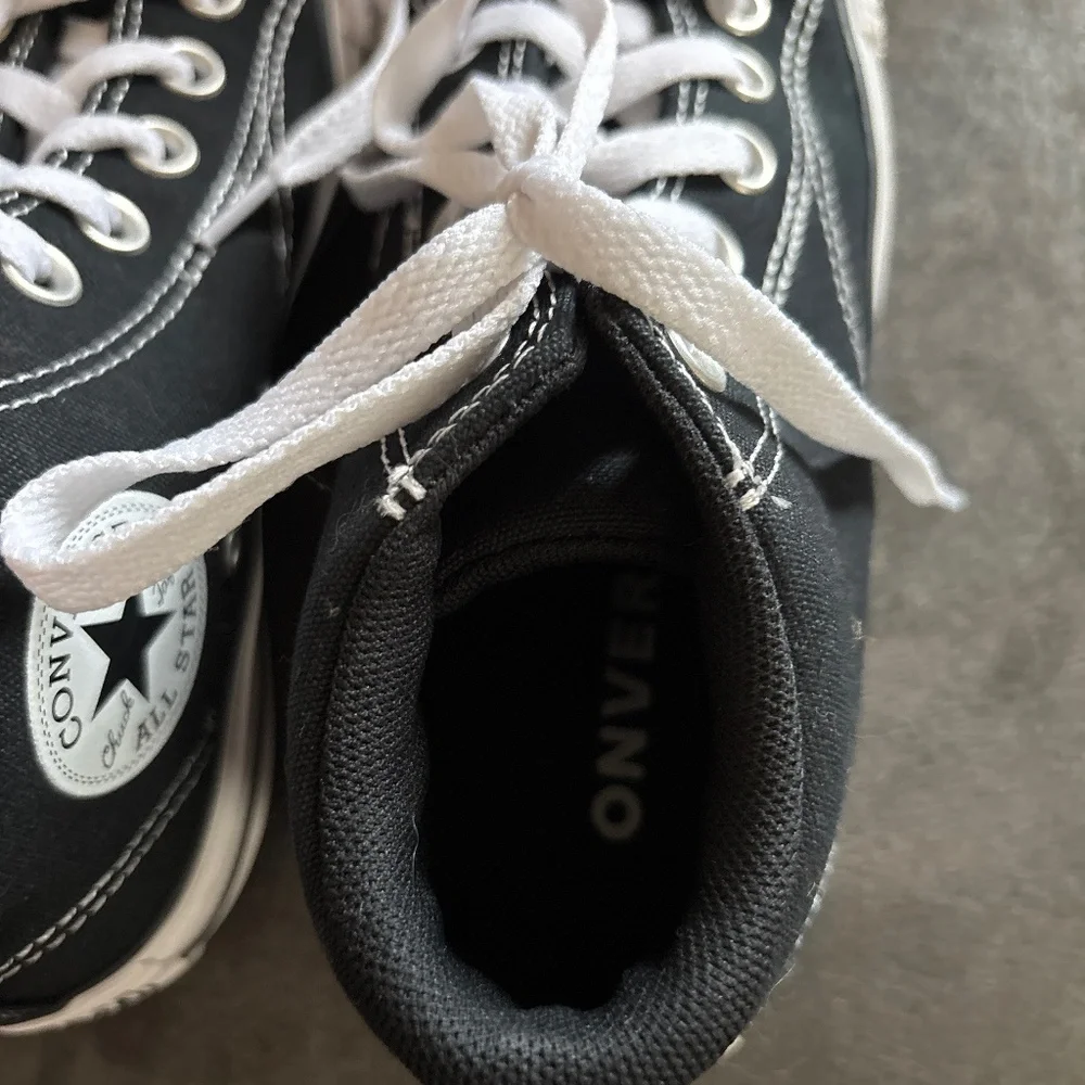 Converse All Star Mid Black White Sneakers EUC Women’s 7 Boy’s 5 GS4